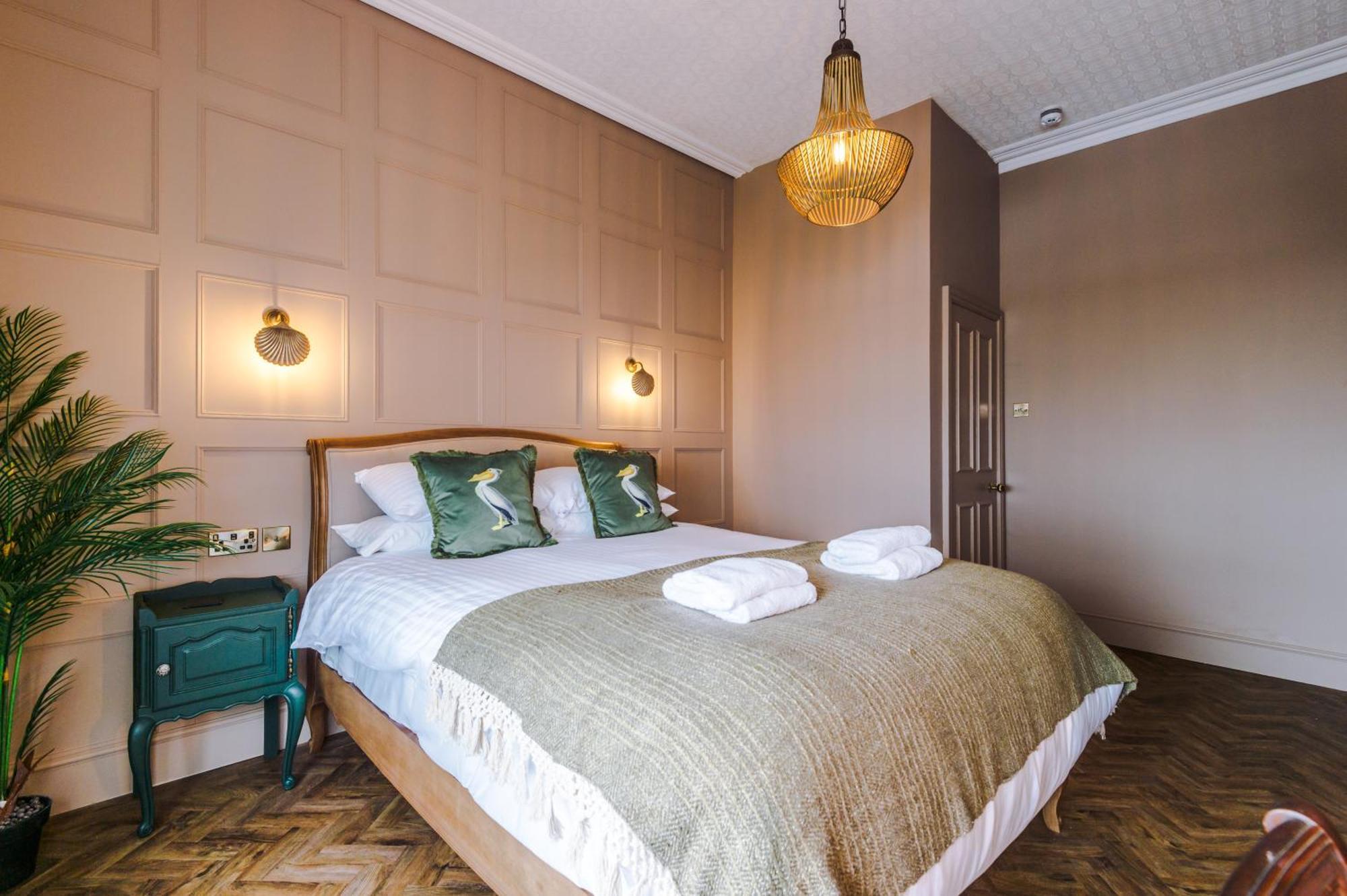 Russell Court By Orenda-Luxe Llandudno Esterno foto