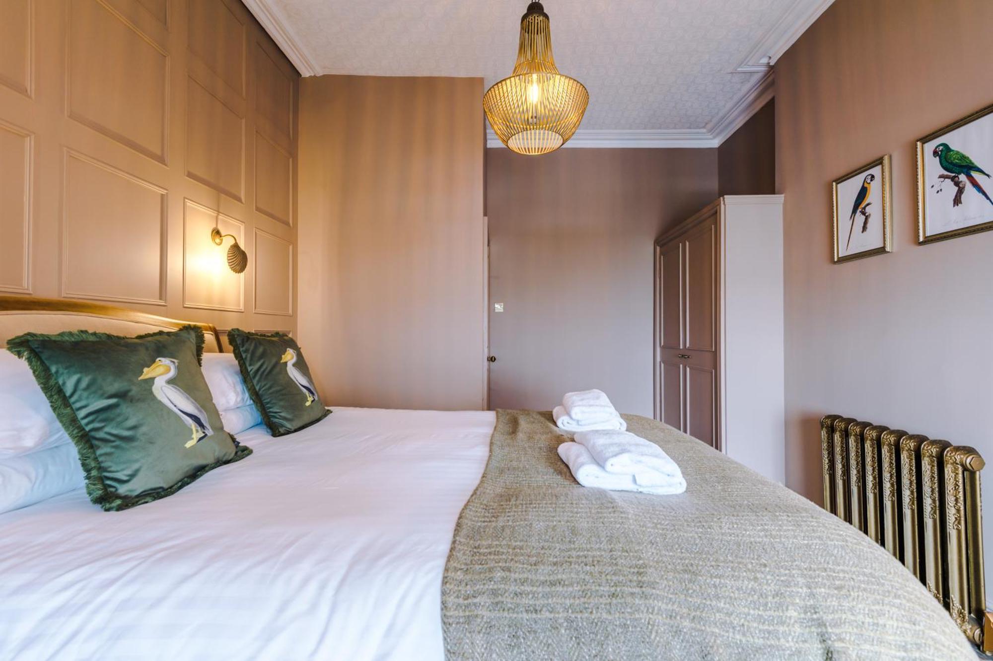 Russell Court By Orenda-Luxe Llandudno Esterno foto