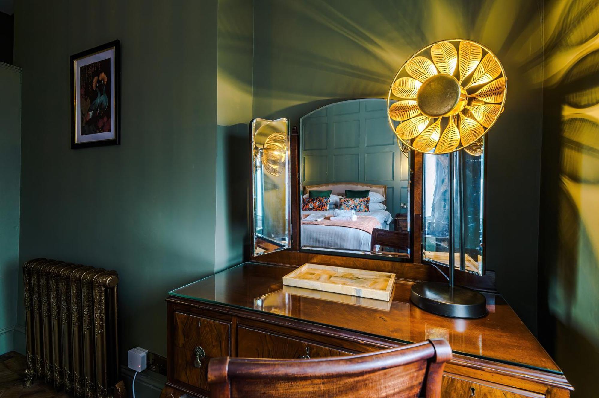 Russell Court By Orenda-Luxe Llandudno Esterno foto